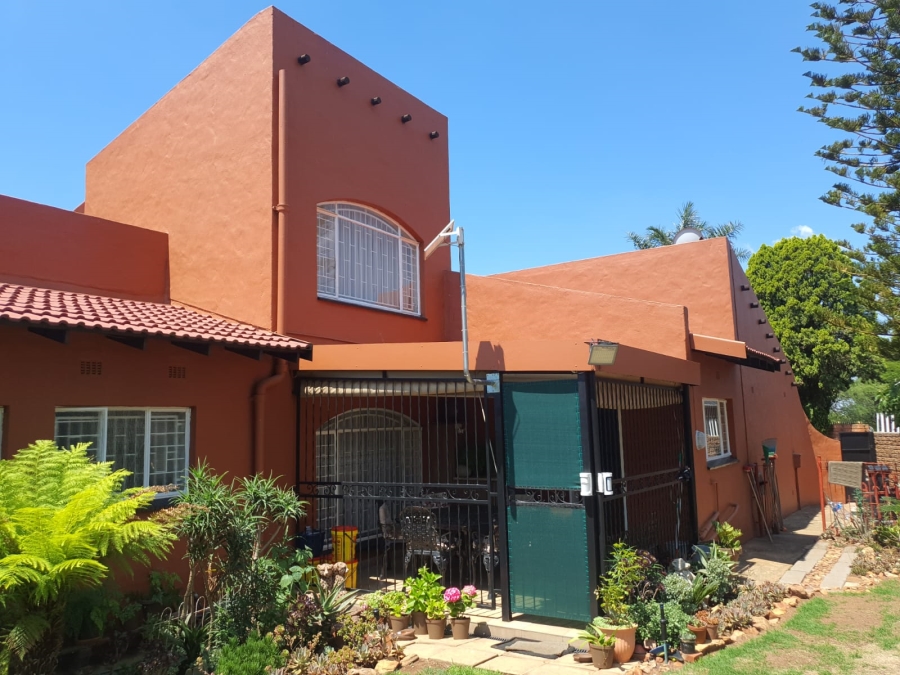 3 Bedroom Property for Sale in Wilro Park Gauteng