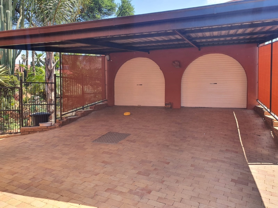 3 Bedroom Property for Sale in Wilro Park Gauteng