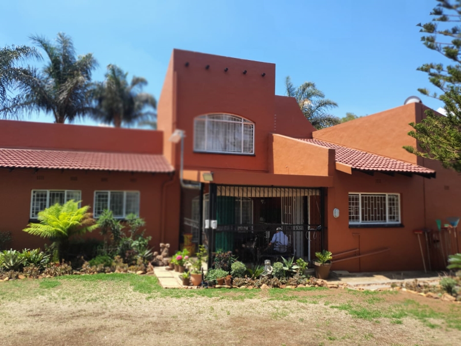 3 Bedroom Property for Sale in Wilro Park Gauteng