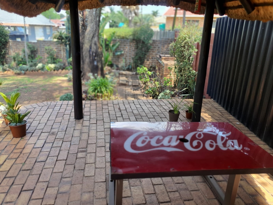 3 Bedroom Property for Sale in Wilro Park Gauteng