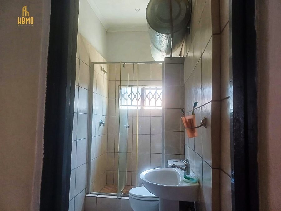 6 Bedroom Property for Sale in Ethafeni Gauteng