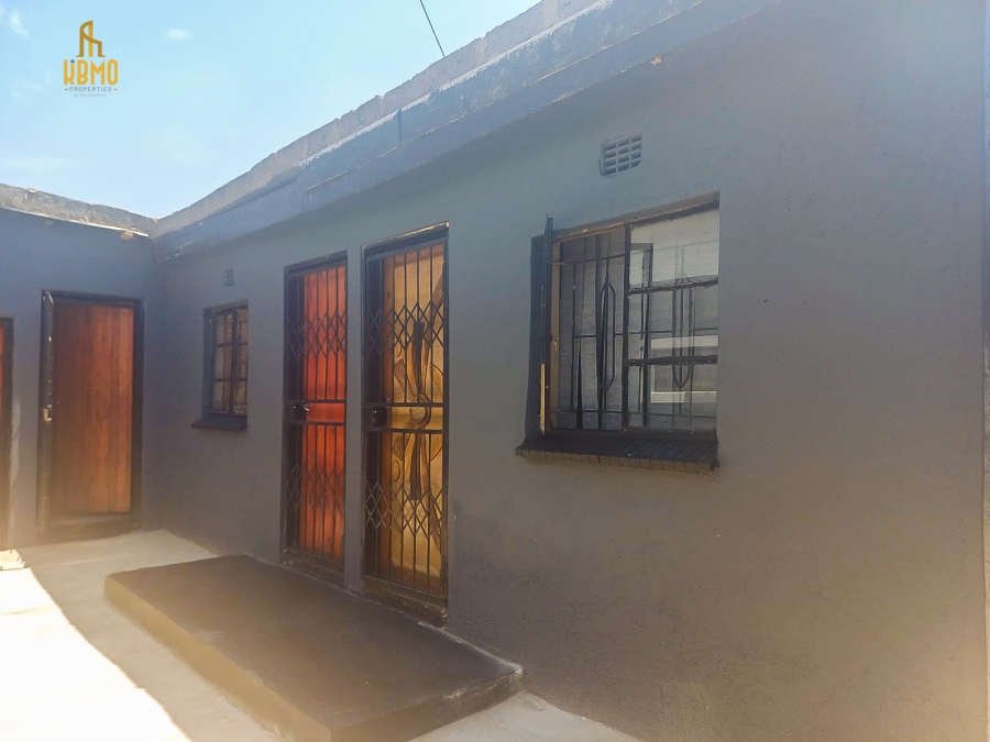 6 Bedroom Property for Sale in Ethafeni Gauteng