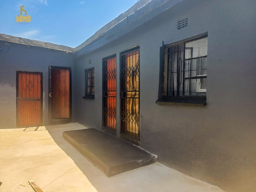 6 Bedroom Property for Sale in Ethafeni Gauteng