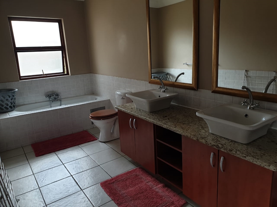 To Let 1 Bedroom Property for Rent in Silver Lakes Golf Estate Gauteng