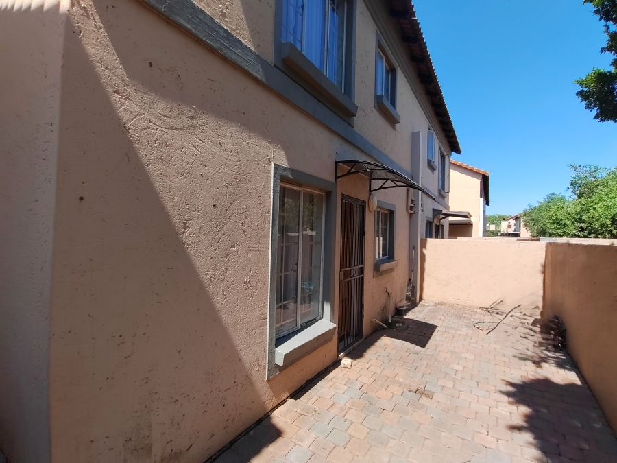 2 Bedroom Property for Sale in Annlin Gauteng