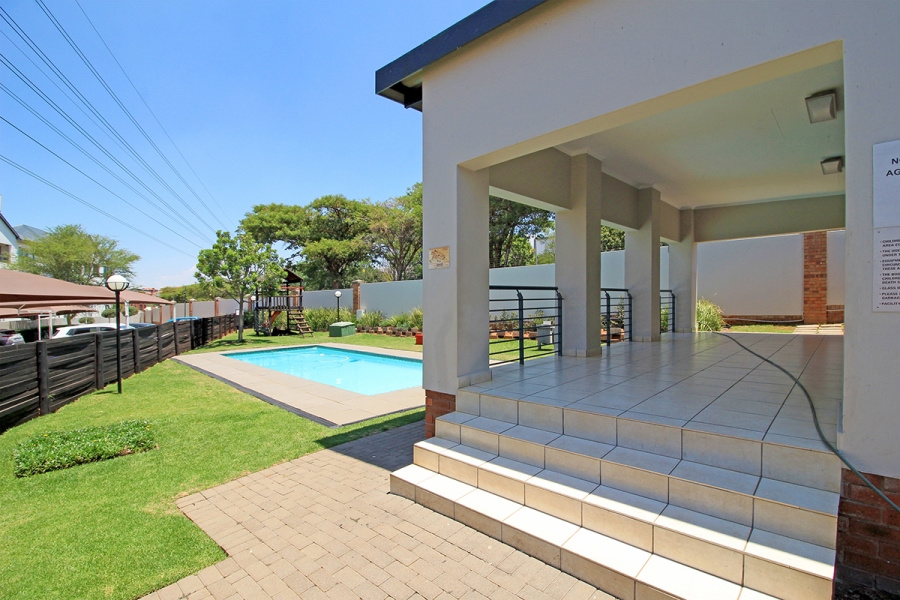 2 Bedroom Property for Sale in Greenstone Hill Gauteng