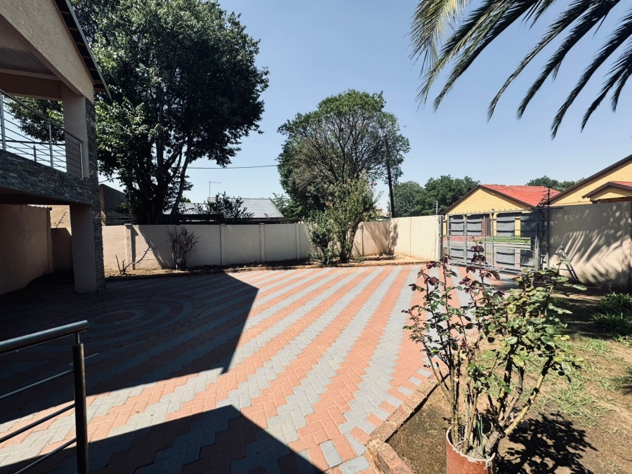 10 Bedroom Property for Sale in Dalpark Gauteng