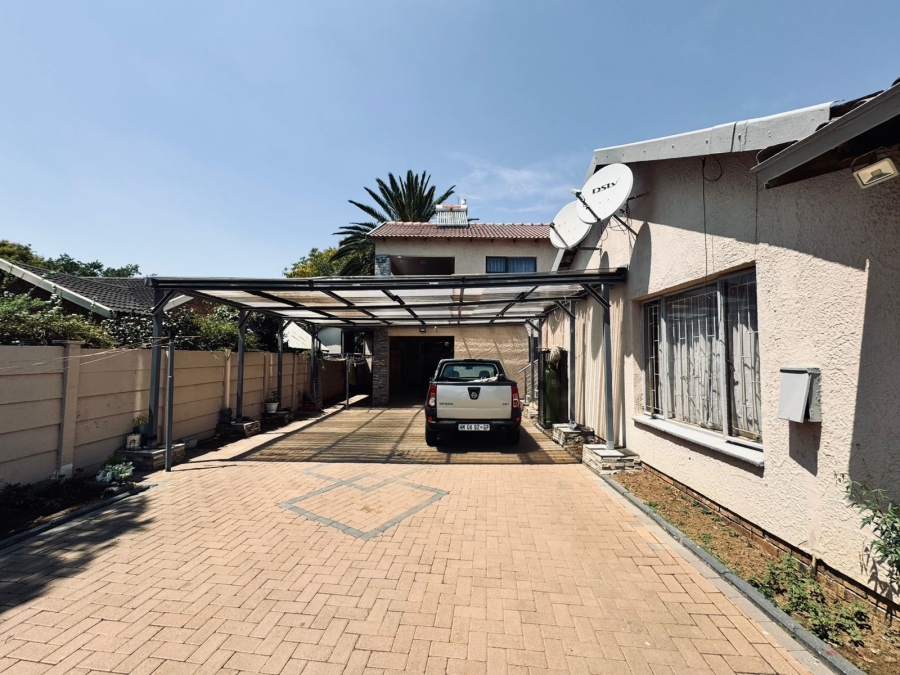 10 Bedroom Property for Sale in Dalpark Gauteng