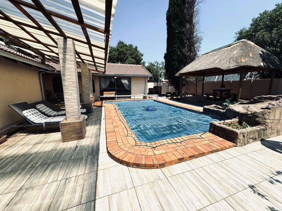 10 Bedroom Property for Sale in Dalpark Gauteng