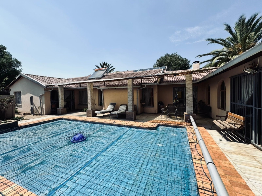 10 Bedroom Property for Sale in Dalpark Gauteng