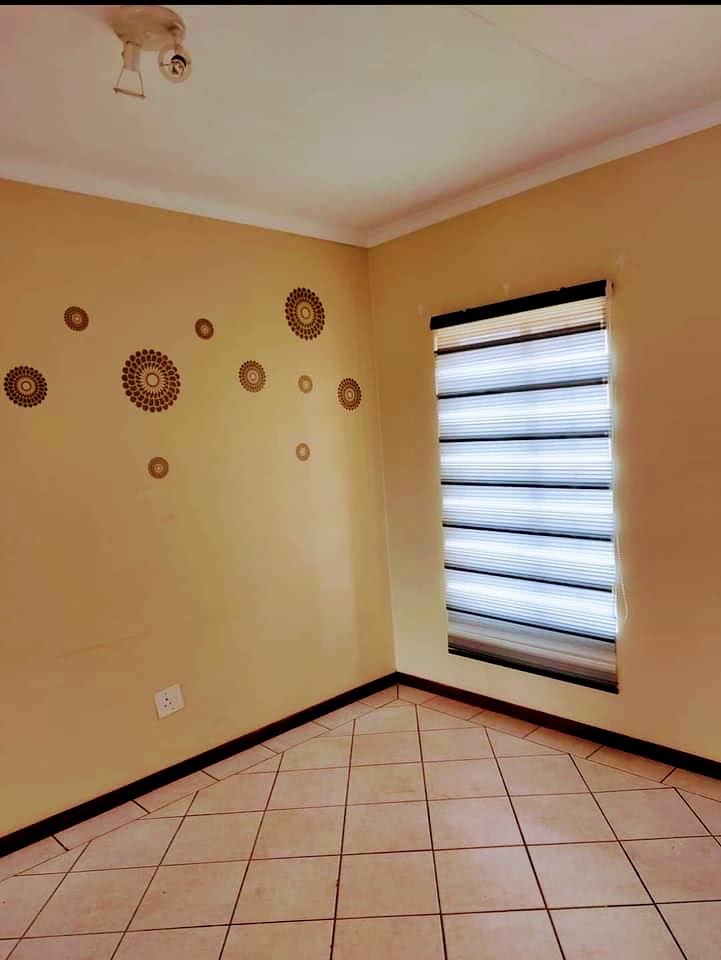 To Let 2 Bedroom Property for Rent in Eco Park Gauteng