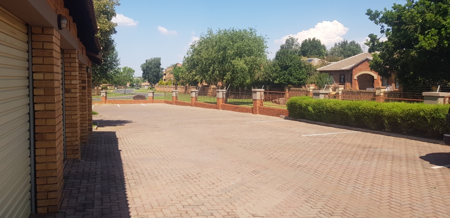 To Let 2 Bedroom Property for Rent in Eco Park Gauteng