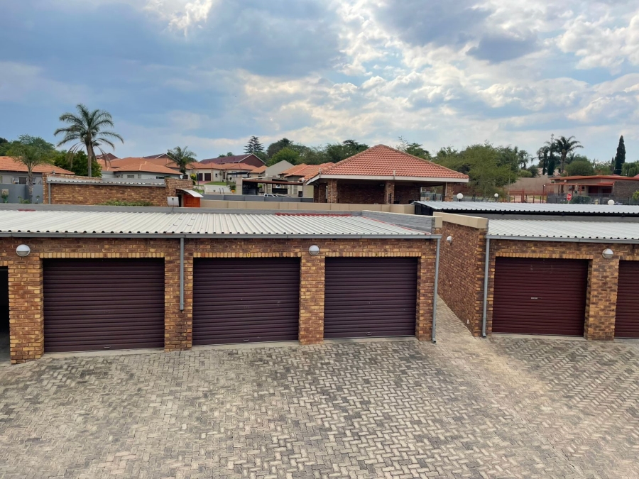 2 Bedroom Property for Sale in Birchleigh Gauteng