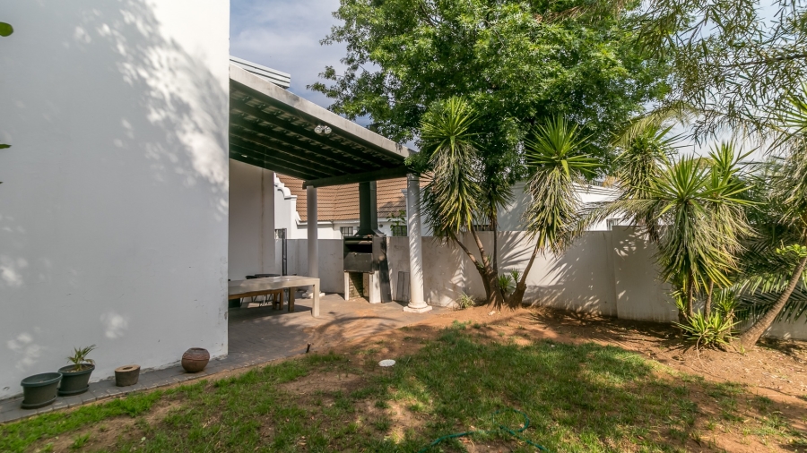 To Let 4 Bedroom Property for Rent in Halfway Gardens Gauteng