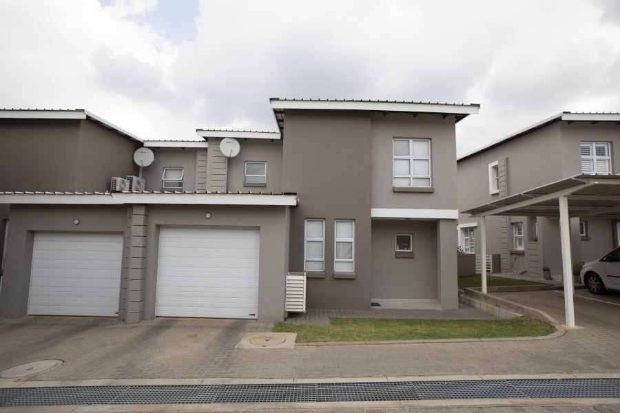 3 Bedroom Property for Sale in Roodepoort Gauteng