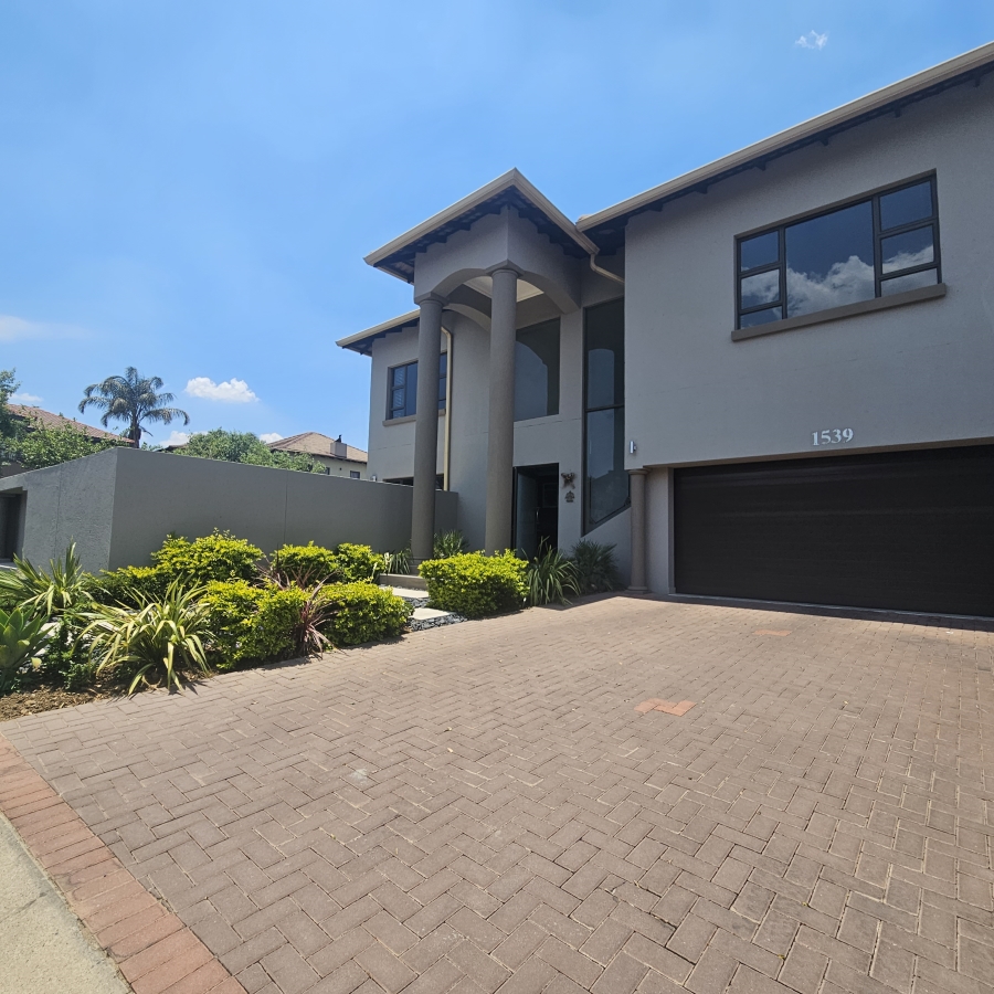 4 Bedroom Property for Sale in Greenstone Hill Gauteng