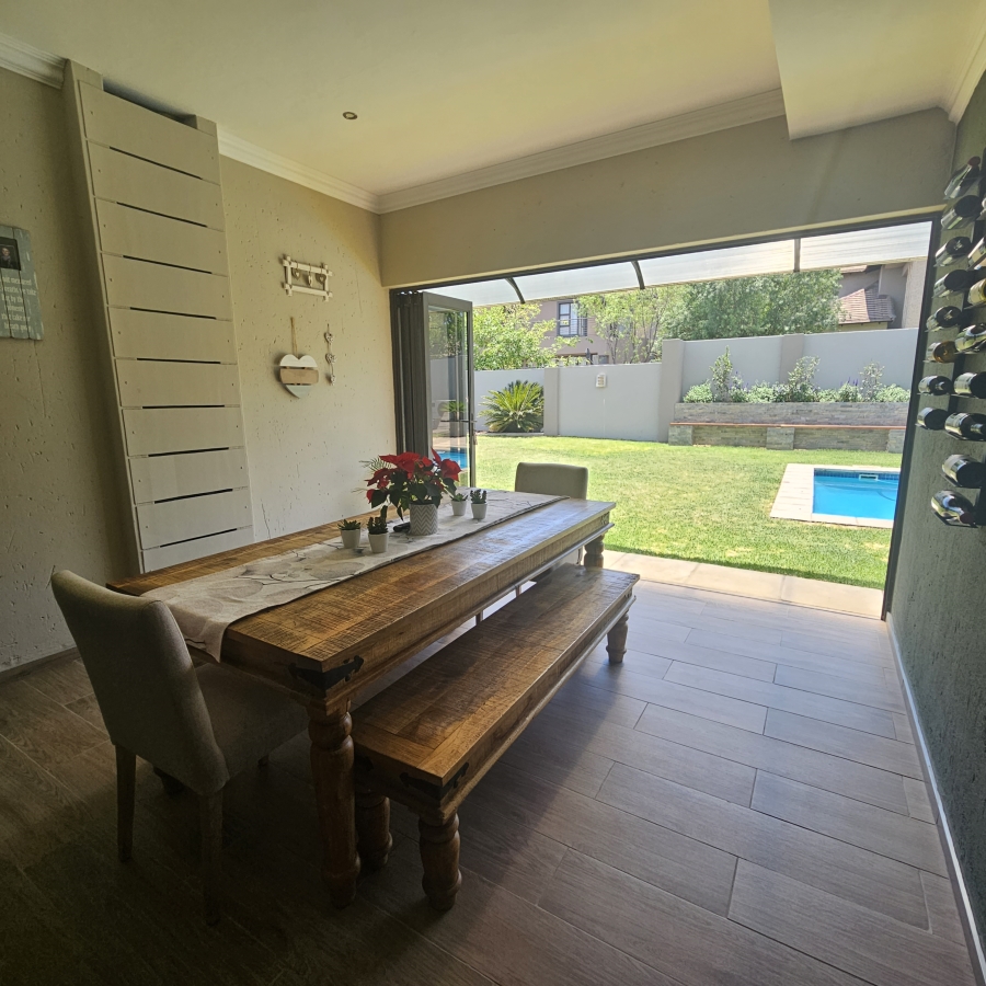 4 Bedroom Property for Sale in Greenstone Hill Gauteng