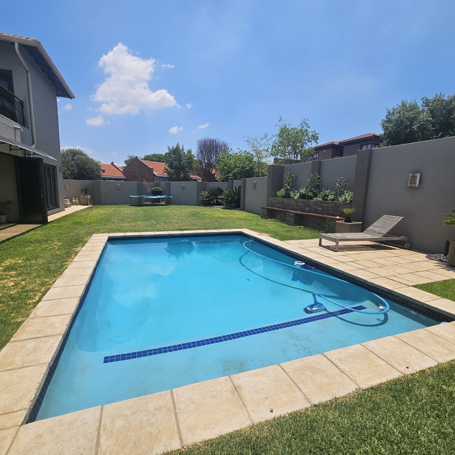 4 Bedroom Property for Sale in Greenstone Hill Gauteng