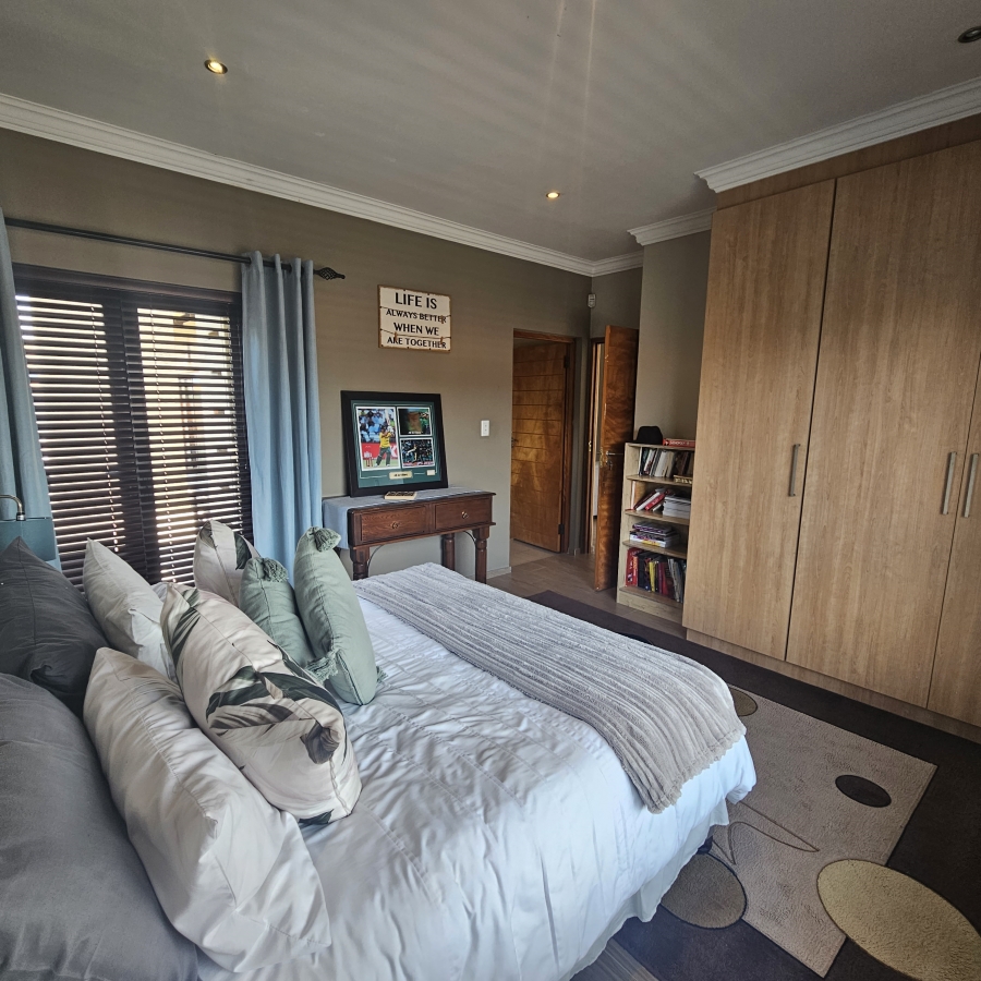 4 Bedroom Property for Sale in Greenstone Hill Gauteng