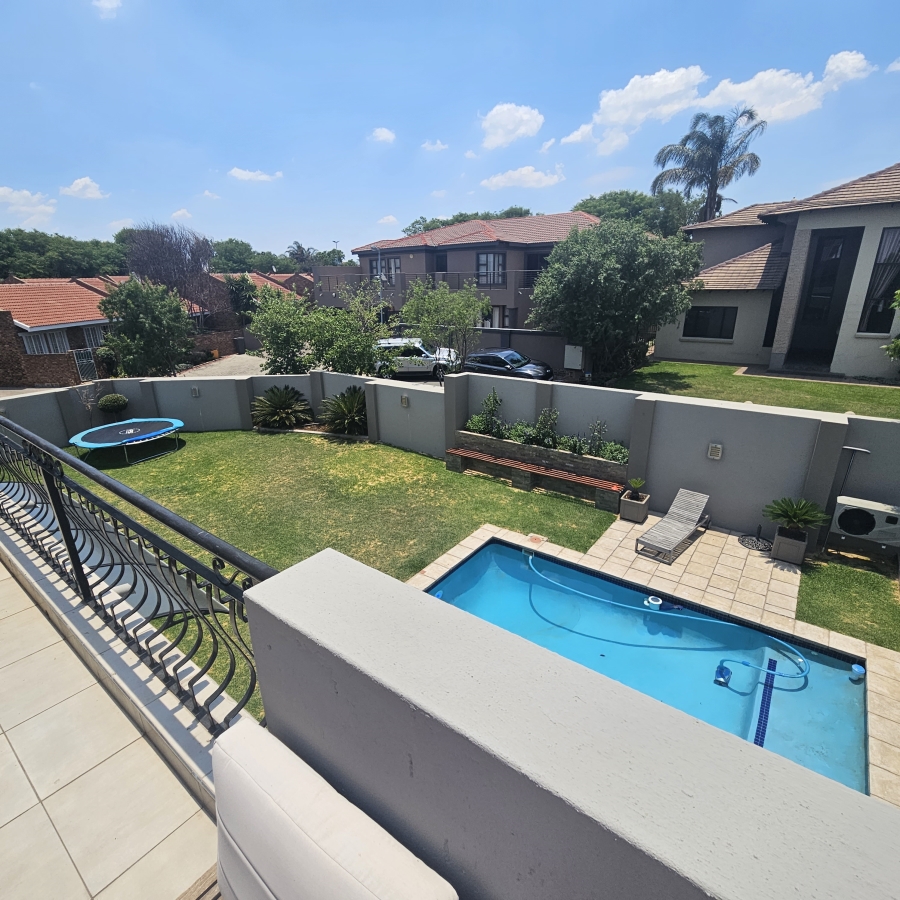 4 Bedroom Property for Sale in Greenstone Hill Gauteng