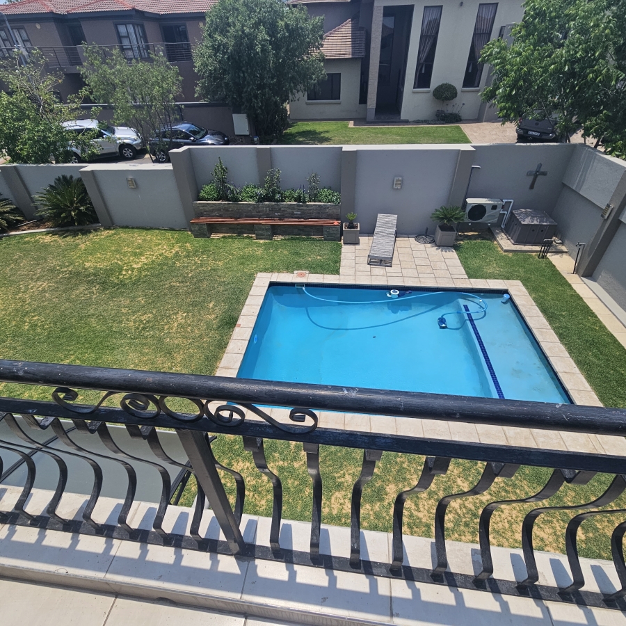 4 Bedroom Property for Sale in Greenstone Hill Gauteng