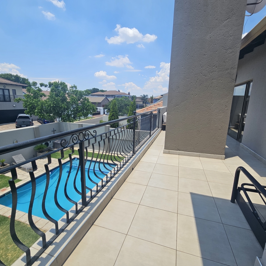 4 Bedroom Property for Sale in Greenstone Hill Gauteng