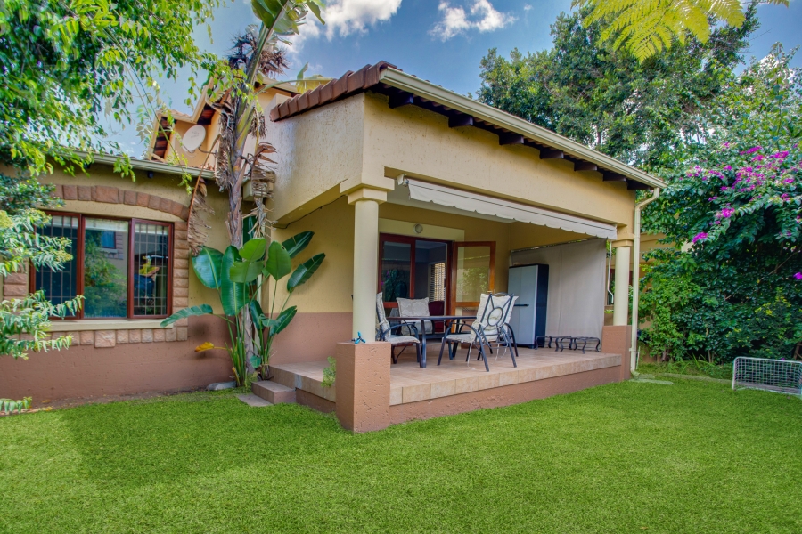 To Let 2 Bedroom Property for Rent in Waterfall Gauteng