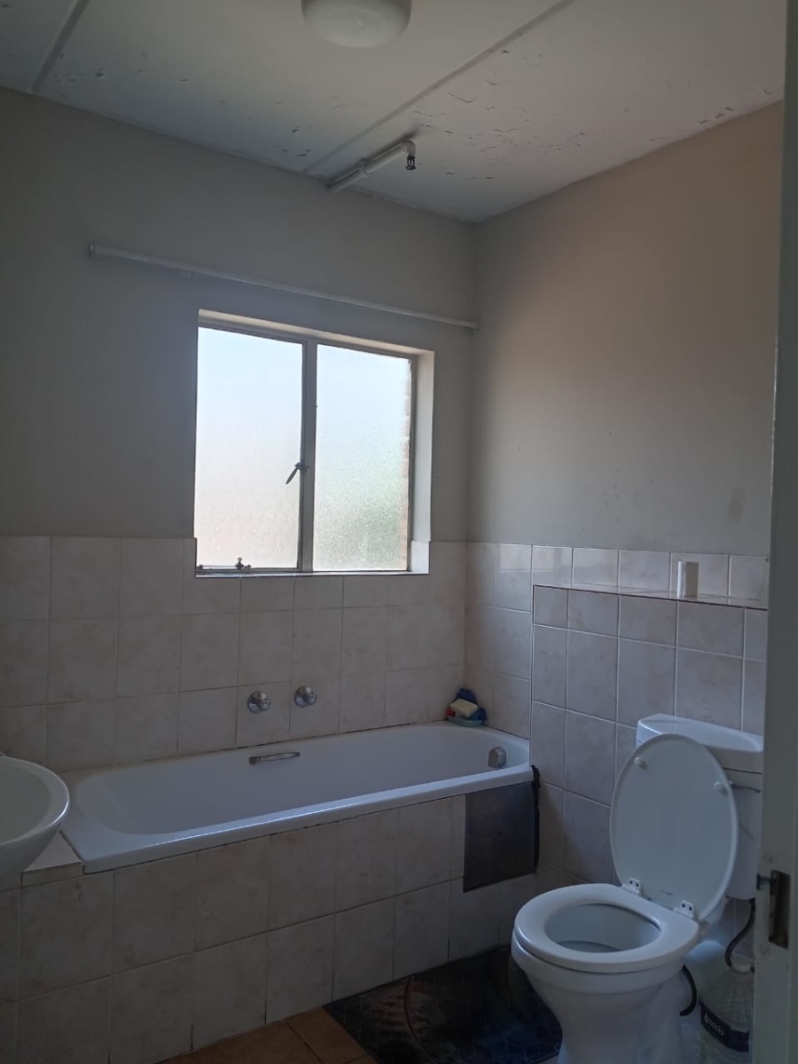 2 Bedroom Property for Sale in Birchleigh Gauteng