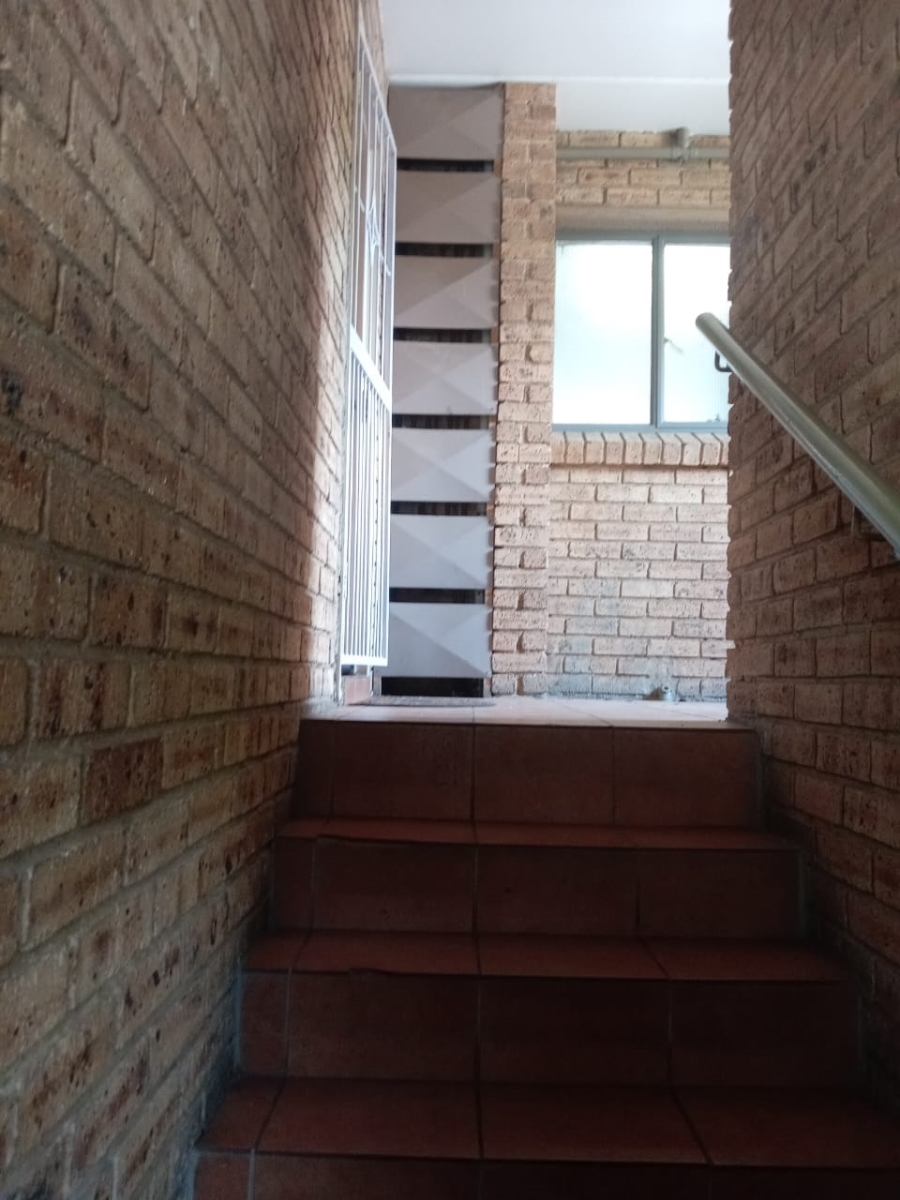 2 Bedroom Property for Sale in Birchleigh Gauteng