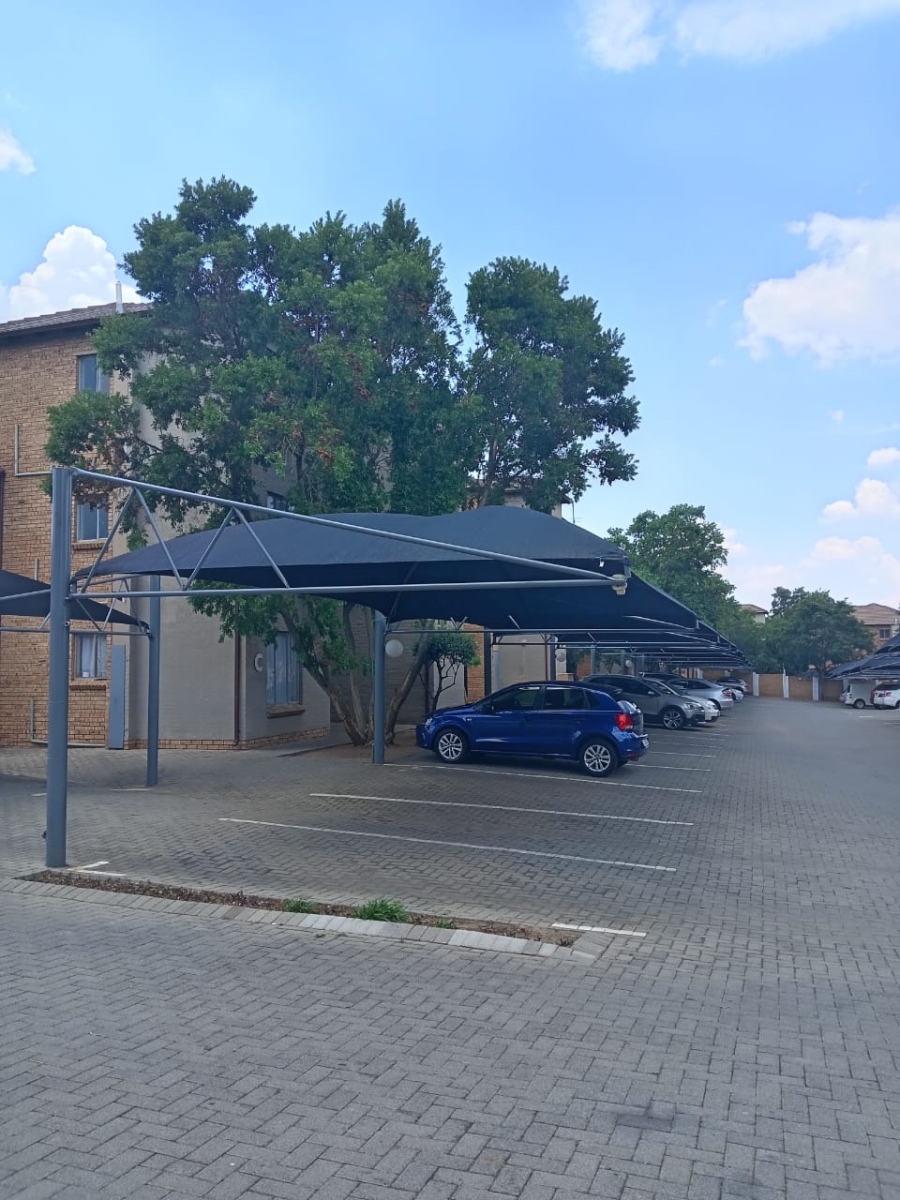 2 Bedroom Property for Sale in Birchleigh Gauteng