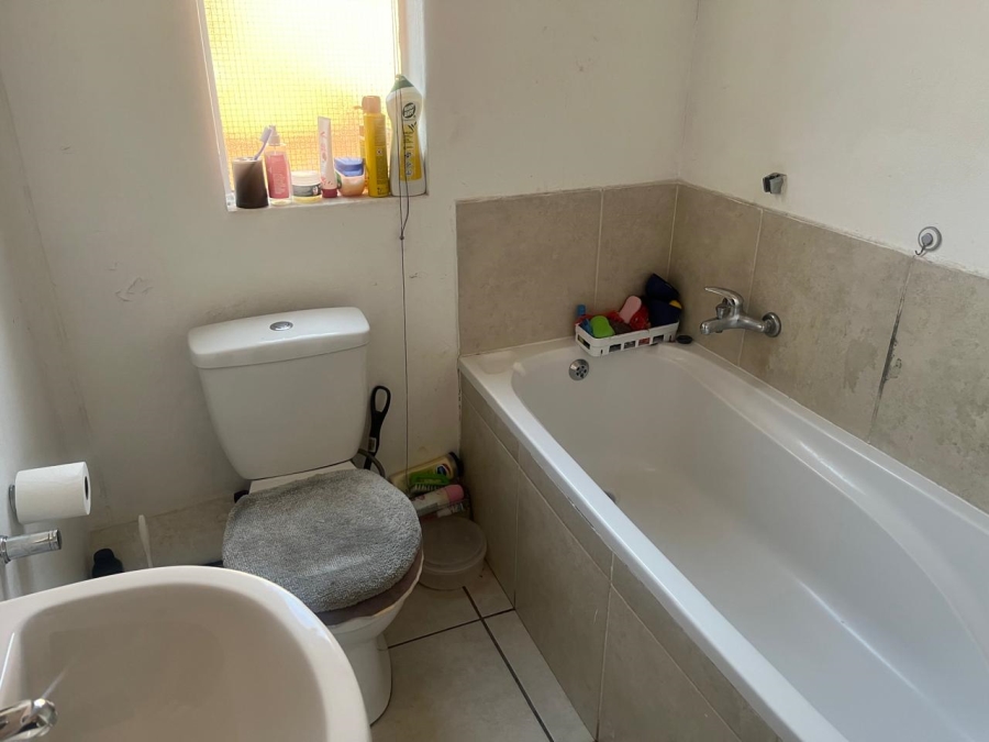 2 Bedroom Property for Sale in Buccleuch Gauteng