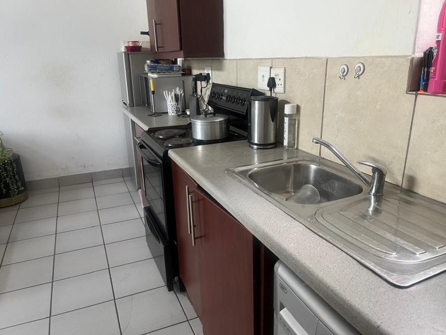 2 Bedroom Property for Sale in Buccleuch Gauteng