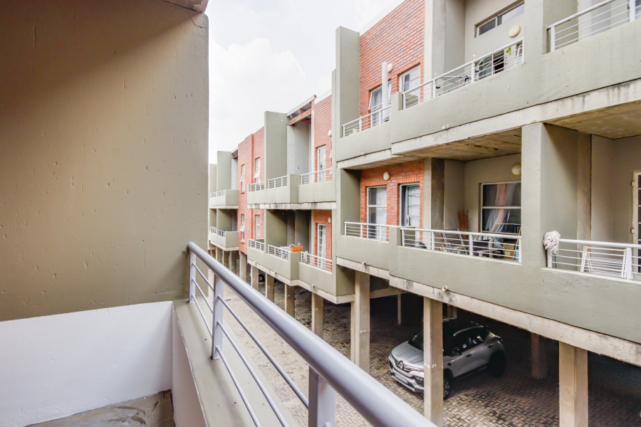 2 Bedroom Property for Sale in Buccleuch Gauteng