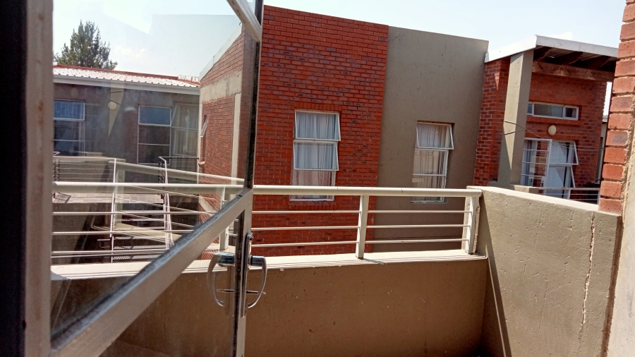 2 Bedroom Property for Sale in Buccleuch Gauteng