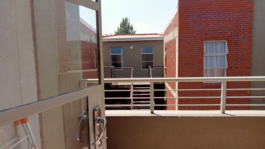 2 Bedroom Property for Sale in Buccleuch Gauteng