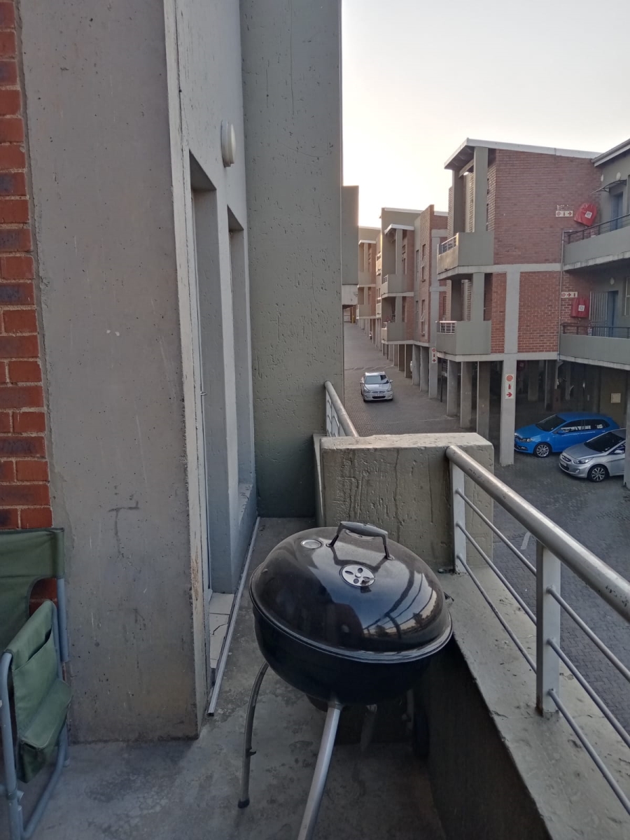 2 Bedroom Property for Sale in Buccleuch Gauteng