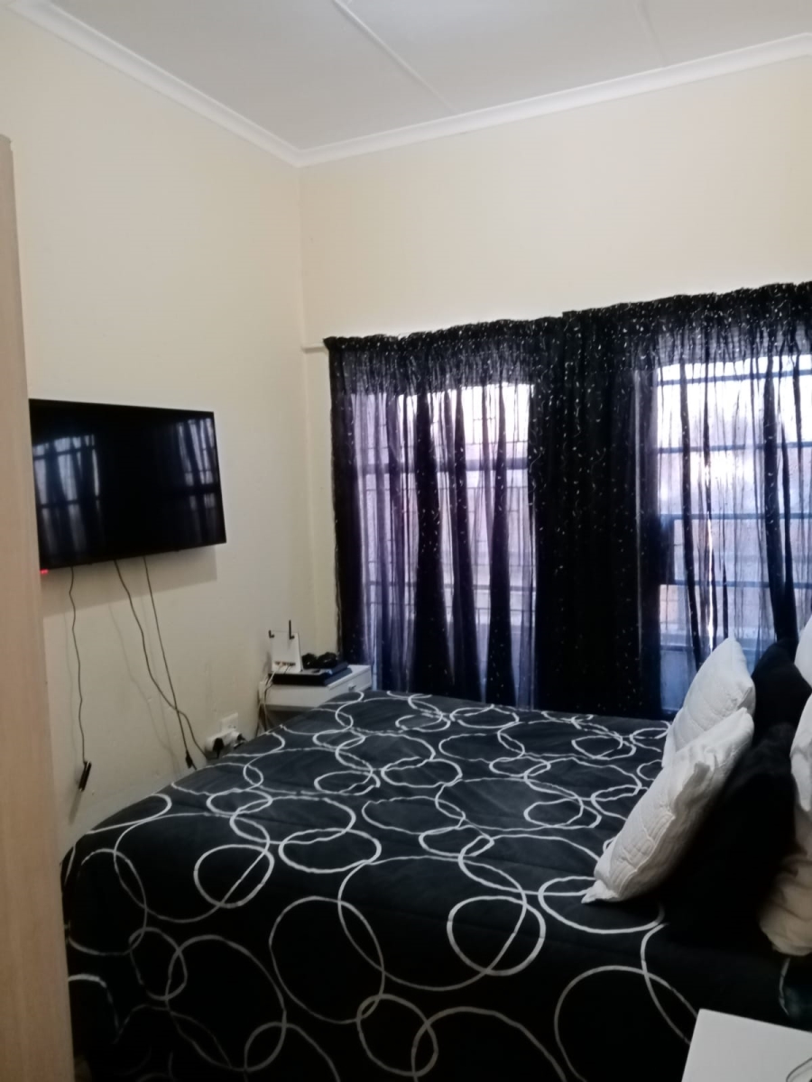 2 Bedroom Property for Sale in Buccleuch Gauteng