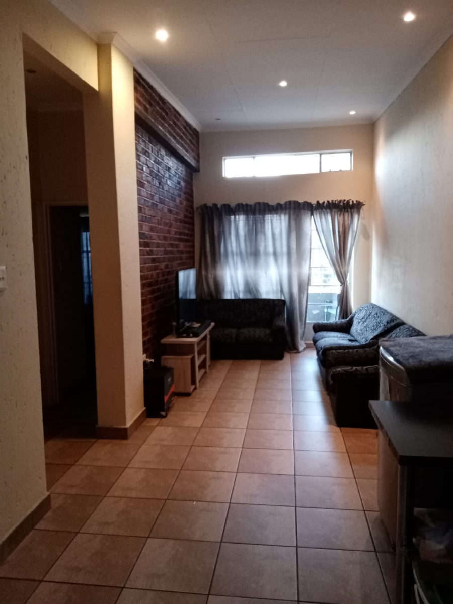 2 Bedroom Property for Sale in Buccleuch Gauteng