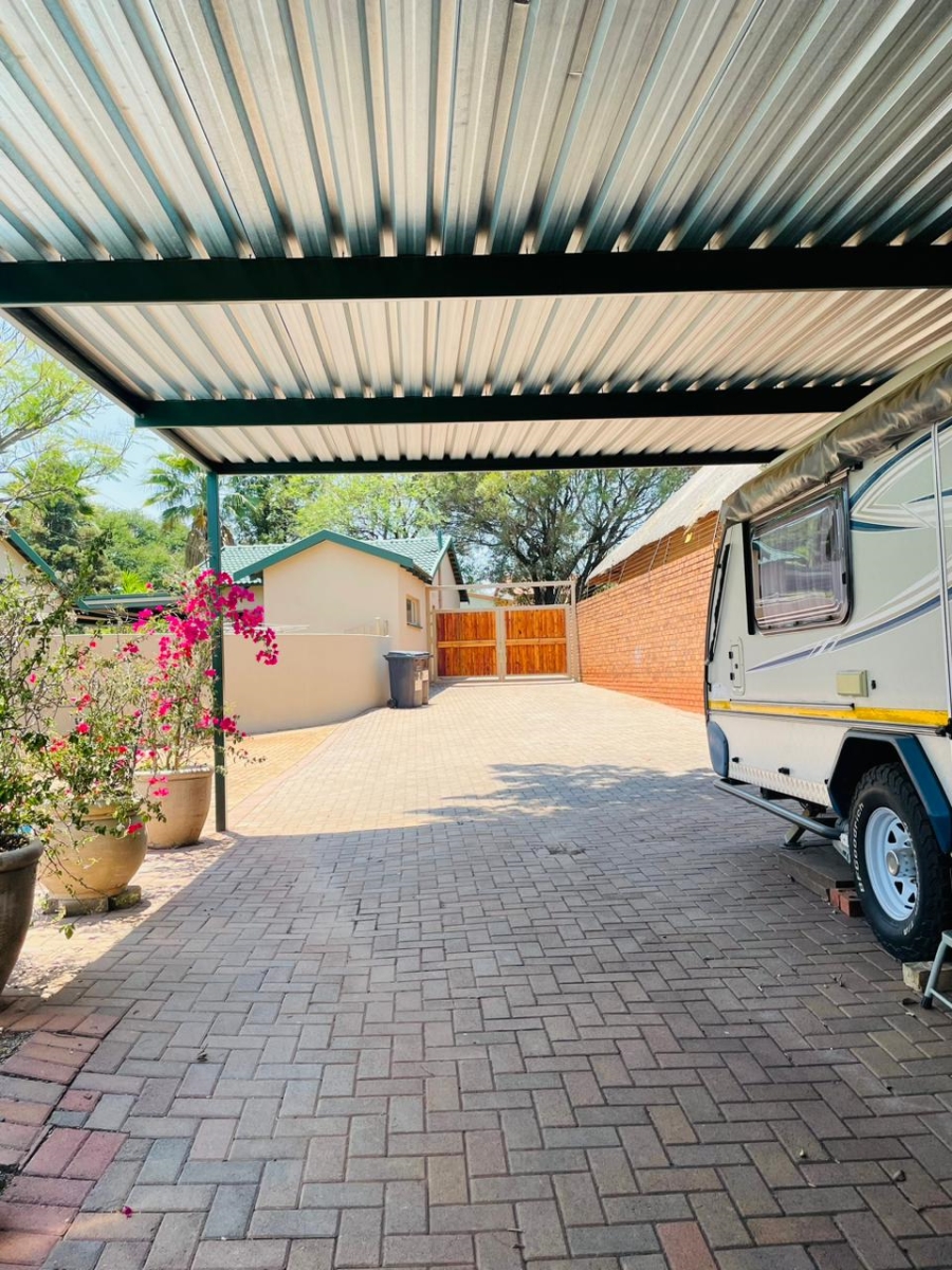 4 Bedroom Property for Sale in Rant En Dal Gauteng