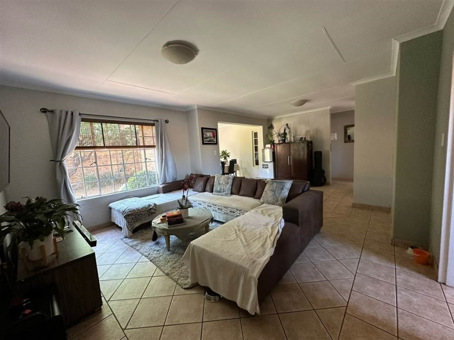 To Let 3 Bedroom Property for Rent in Fourways Gauteng