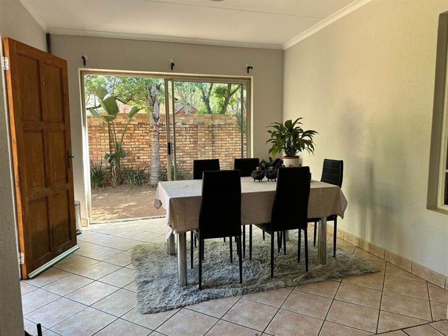 To Let 3 Bedroom Property for Rent in Fourways Gauteng