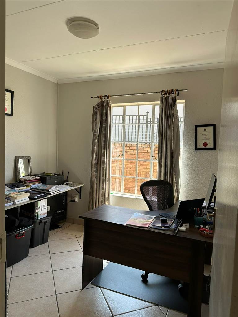 To Let 3 Bedroom Property for Rent in Fourways Gauteng