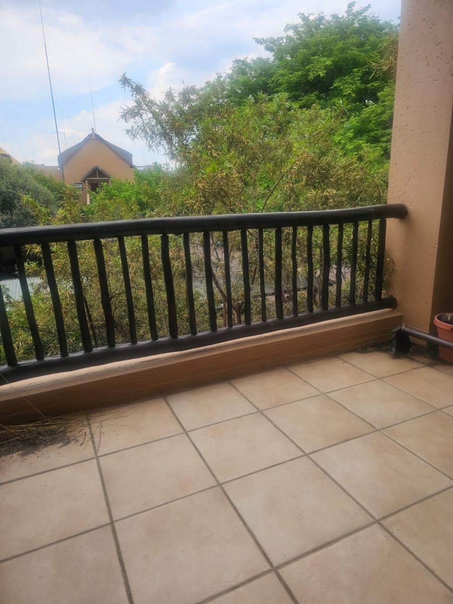 To Let 1 Bedroom Property for Rent in Lonehill Gauteng