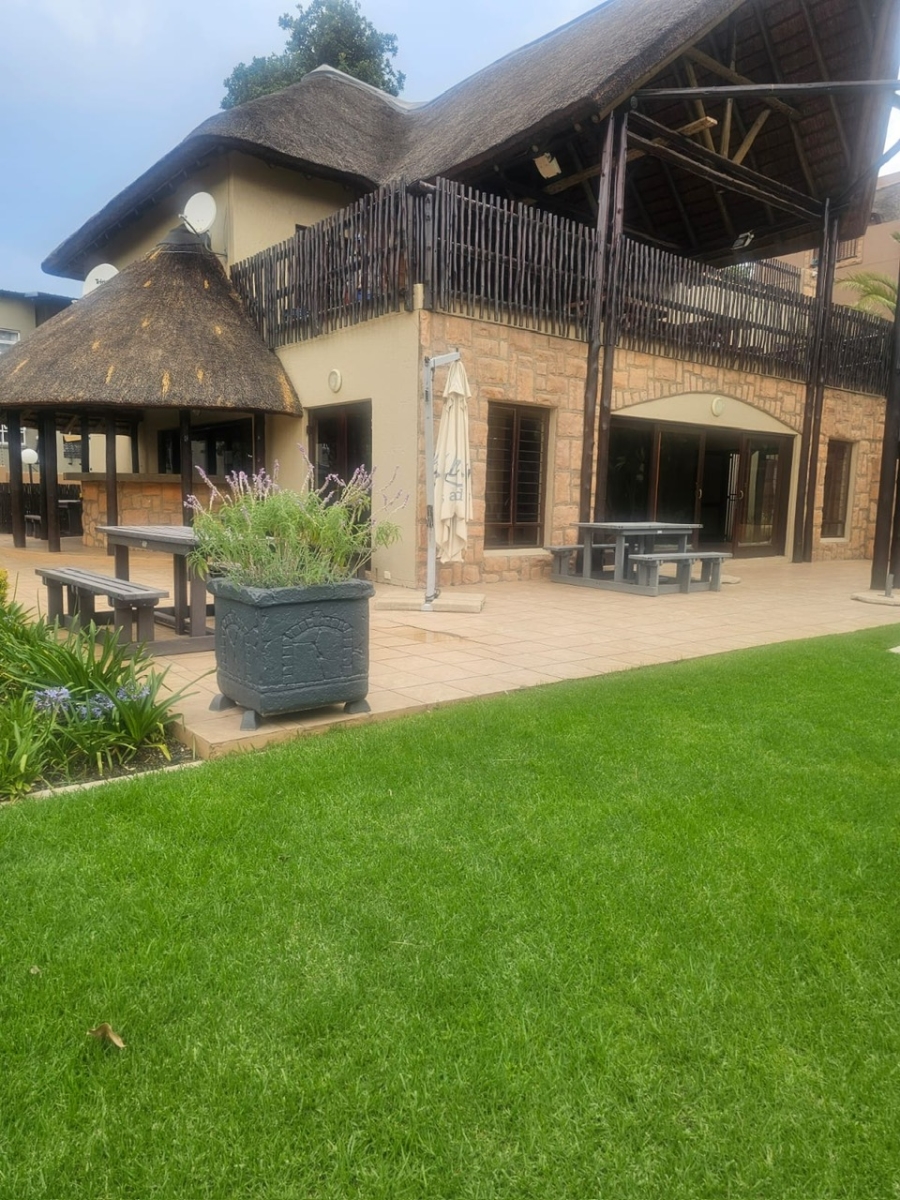 To Let 1 Bedroom Property for Rent in Lonehill Gauteng