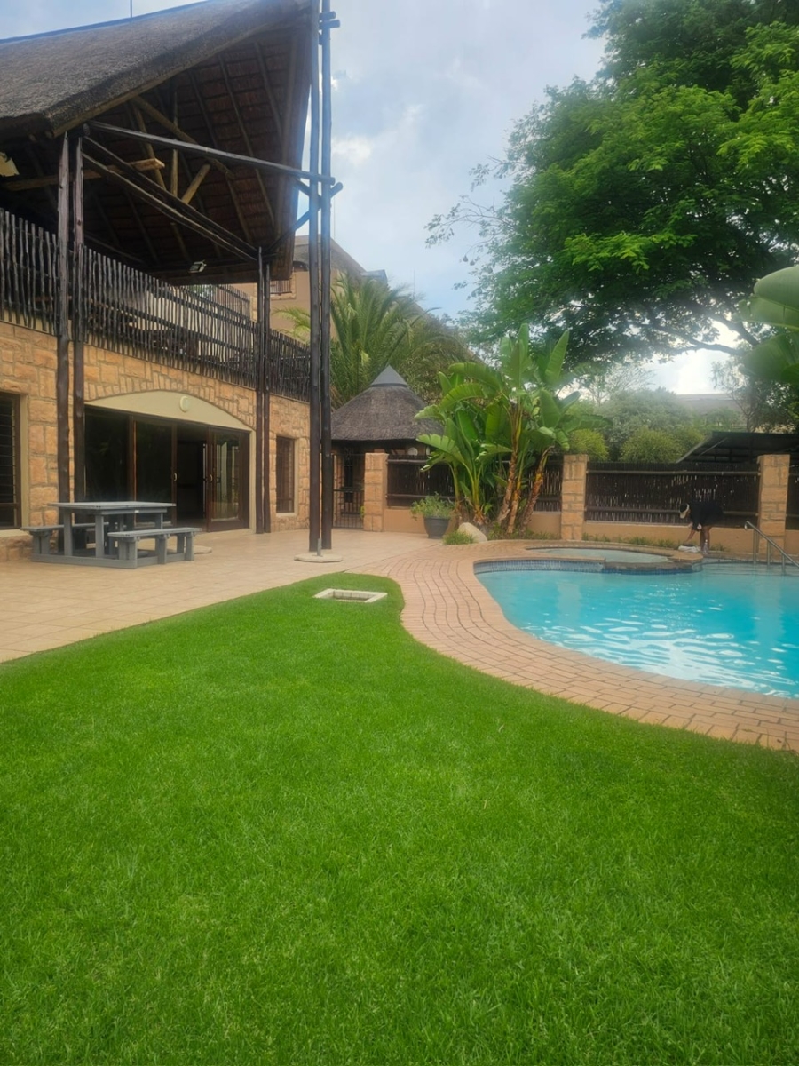 To Let 1 Bedroom Property for Rent in Lonehill Gauteng