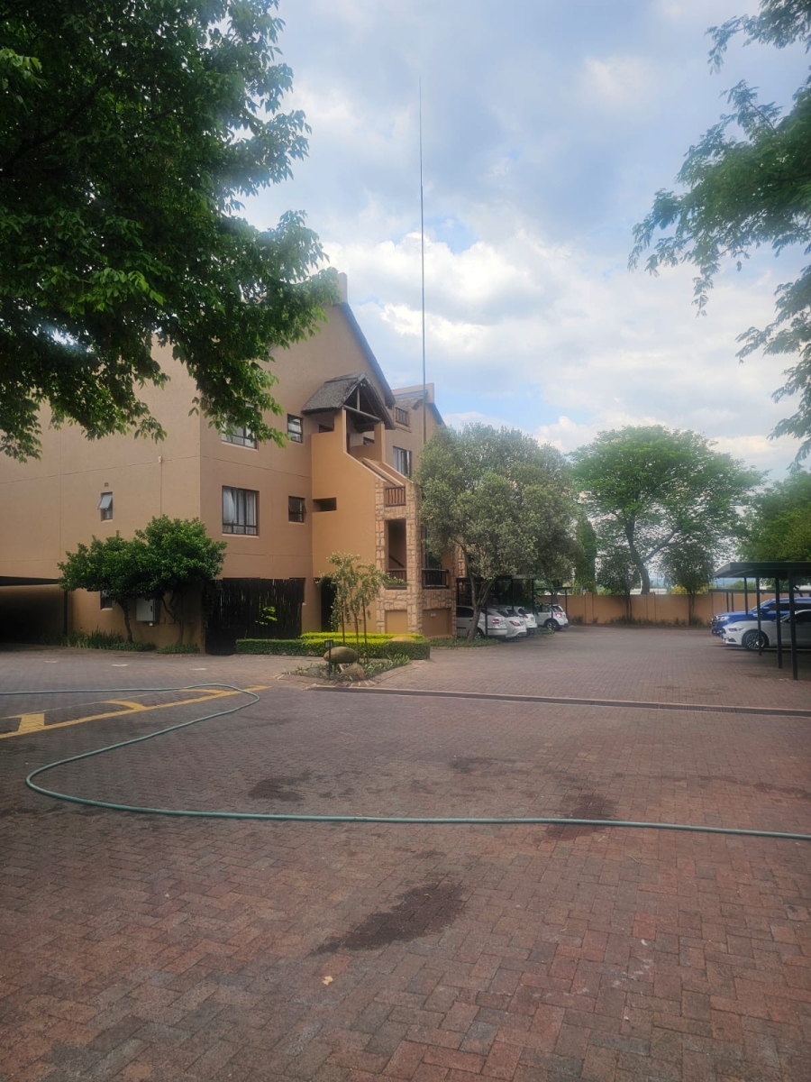 To Let 1 Bedroom Property for Rent in Lonehill Gauteng