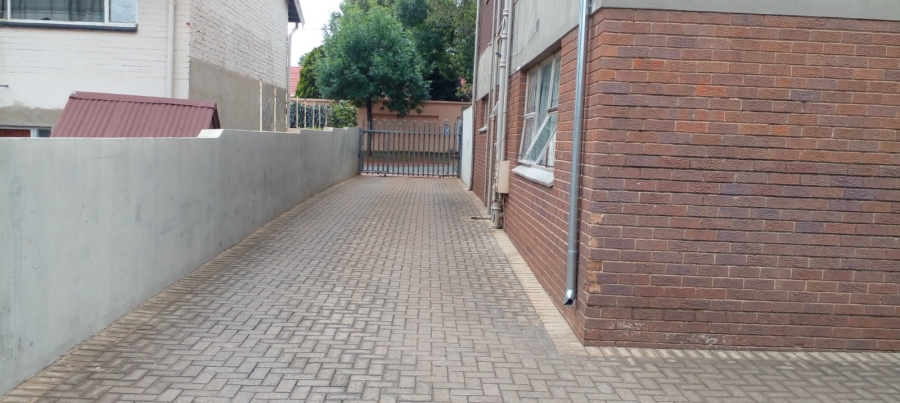 1 Bedroom Property for Sale in Windsor East Gauteng