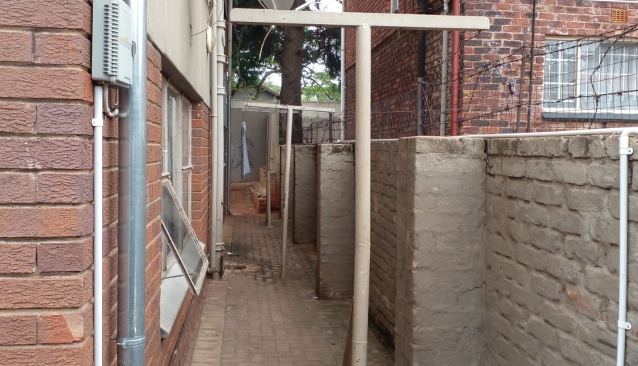 1 Bedroom Property for Sale in Windsor East Gauteng