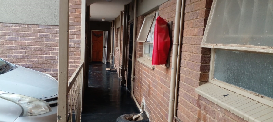 1 Bedroom Property for Sale in Windsor East Gauteng