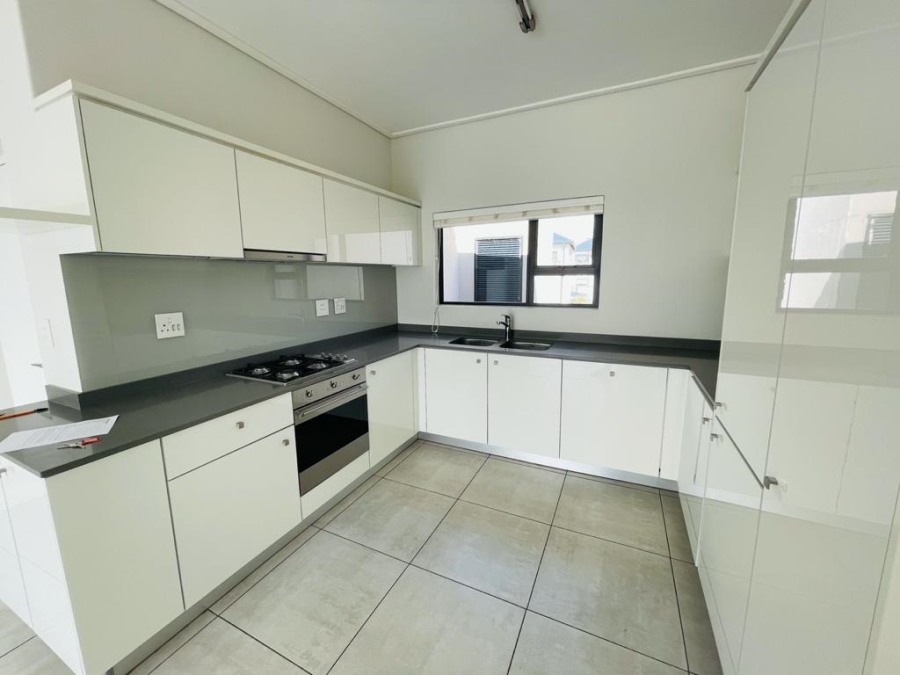 To Let 2 Bedroom Property for Rent in Waterfall Gauteng